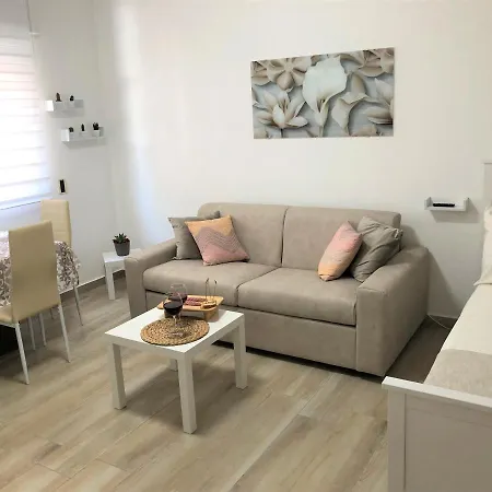 C'mon Cannizzaro! // Tourist Lease * Aci Castello