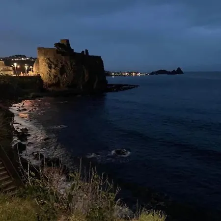 C'mon Cannizzaro! // Tourist Lease * Aci Castello